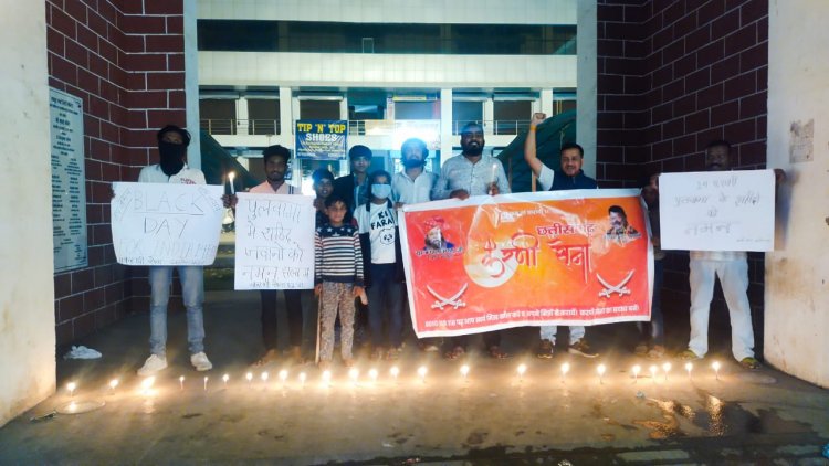 करणी सेना द्वारा पुलवामा शहीदी दिवस पर जवाहर मार्केट में मेन गेट मालवीय रोड रायपुर में 14 फरवरी को काला दिवस के रूप में मनाते हुए पुलवामा के सभी शहीदों को दी श्रद्धांजलि