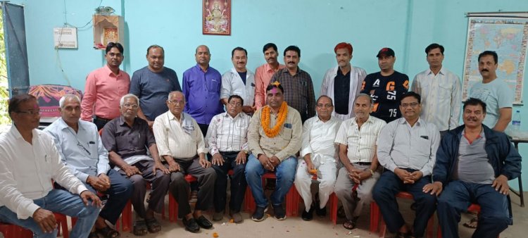 मनवा कुर्मी समाज नगर इकाई के निर्विरोध अध्यक्ष चुने गए दीपक टिकरिहा