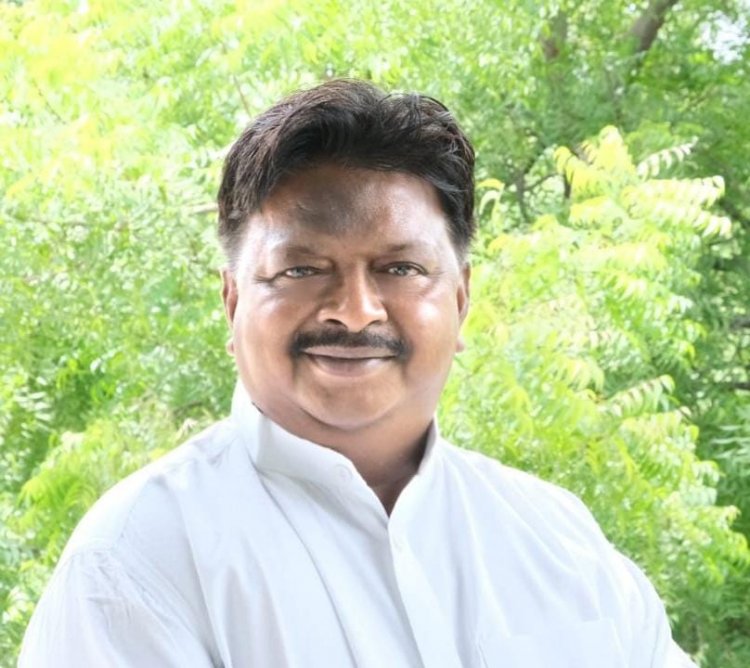 शिक्षक दिवस पर संसदीय सचिव यू.डी. मिंज ने सभी गुरूजनों को दी शुभकामनाएं देश और समाज के लिए अच्छा नागरिक तैयार करने में शिक्षकों की महत्वपूर्ण भूमिका:-यू. डी. मिंज