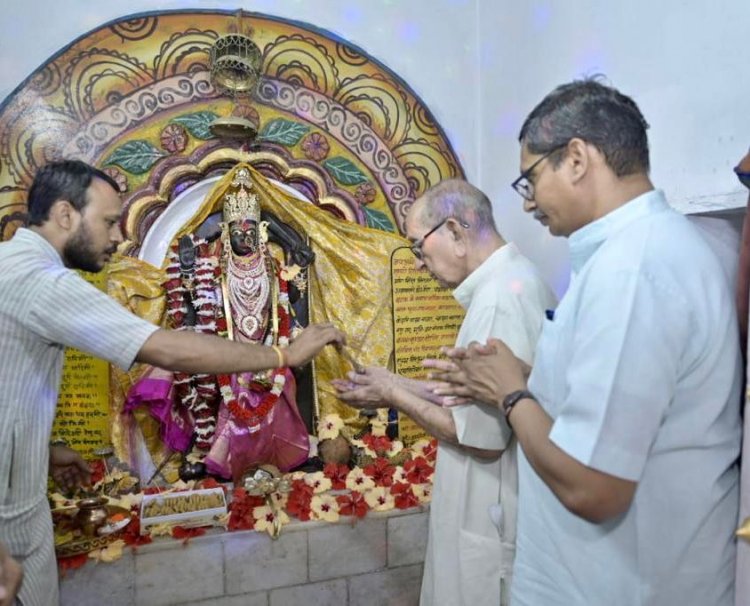 प्रथम प्रान्त प्रचारक, राष्ट्रीय स्वयं सेवक संघ शान्ताराम सराफ द्वारा ग्राम मूरा में संस्कार केन्द्र का शुभारंभ।