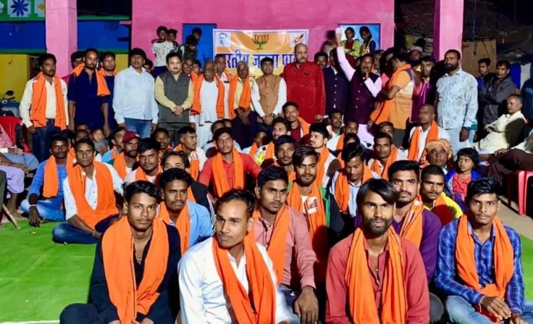 काँग्रेस से हताश व निराश होकर 100 युवा कार्यकर्ता हुए भाजपा मे शामिल भाजपा की अपनाई नीति @ मिशन2023 में अपनी सरकार बनाने हुए संकल्पीत