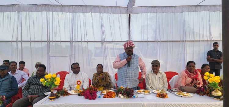 संसदीय सचिव यू. डी. मिंज ने भिंजपुर मुख्य मार्ग से बाजार डांड दुलदुला का किया भूमि पूजन
