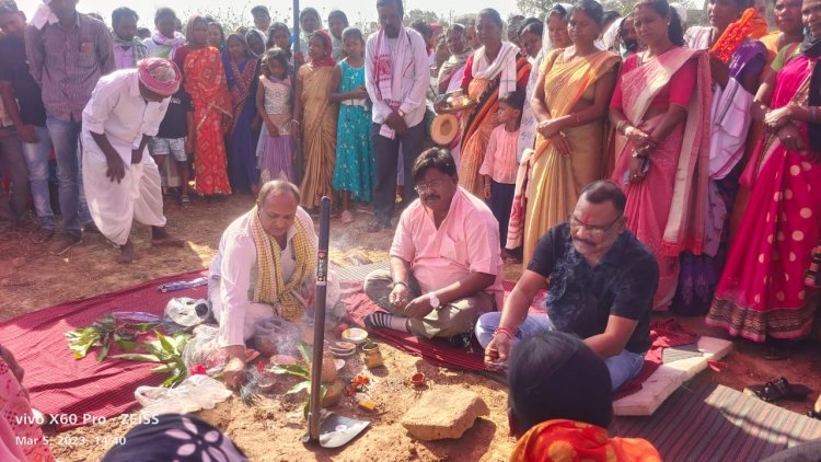 श्रीनदी पर दुलदुला -डीपाटोली मार्ग में बनेगा 5 करोड़ 50 लाख की लागत से बनेगा उच्चस्तरीय पुल, संसदीय सचिव यू.डी. मिंज ने किया कार्य का शुभारंम