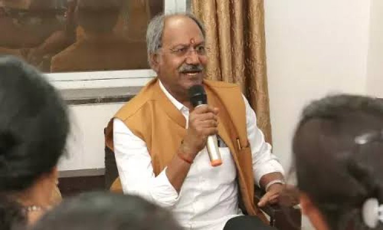 महिलाओं ने बताई बृजमोहन अग्रवाल को अपनी व्यथा, कहा क्षेत्र में धड़ल्ले से बिक रहा है गांजा, अफीम,चरस, कोकीन।