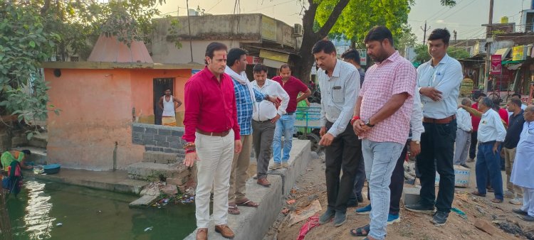 जनता का विश्वास ही मेरी सबसे बड़ी पूँजी गुढ़ियारी वार्ड क्र.19 अंतर्गत झगरहीन डबरा एवं अशोक नगर मुक्तिधाम का हुआ निरीक्षण, साथ ही वार्डवासियों से हुए रूबरू - विकास उपाध्याय