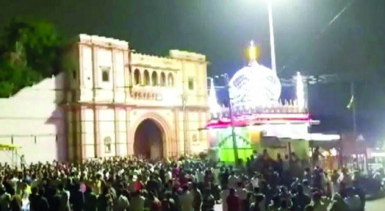 अवैध दरगाह को नोटिस से सुलगा जूनागढ़, थाने पर पथराव और आगजनी से डीएसपी सहित 4 पुलिसकर्मी घायल, एक की मौत