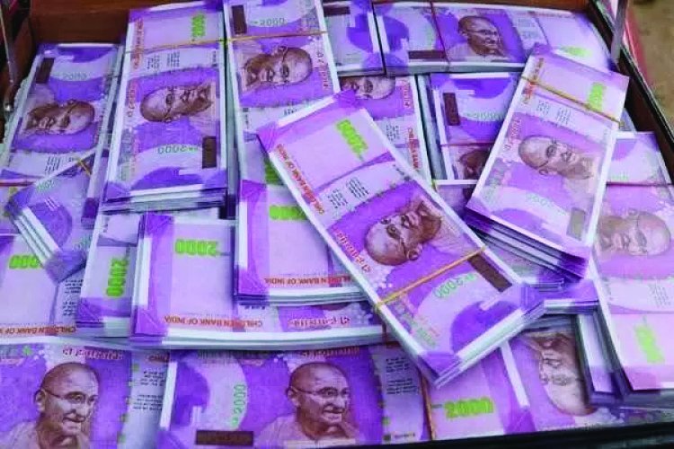 चोरी की जांच करने गए पुलिस को व्यापारी के घर पर मिला 2.76 करोड़ कैश