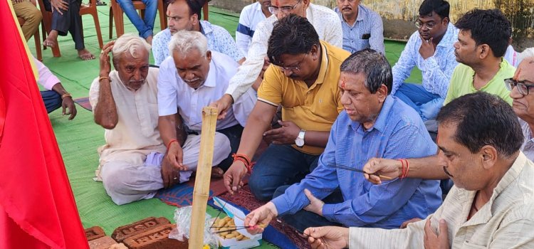 शिव मंदिर कुनकुरी में 26 लाख की लागत से बनेगा स्टील शेड, विधायक यू.डी. मिंज ने किया भूमिपूजन, कार्यक्रम में शामिल हुए नगरवासी