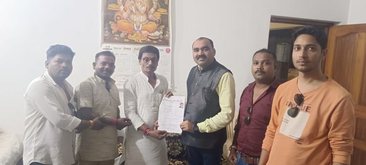 कबीरपंथी मानिकपुरी पनिका समाज के संरक्षक एवं राष्ट्रीय मजदूर कांग्रेस इंटकके प्रदेश उपाध्यक्ष डॉक्टर महंत उमेश मानिकपुरी जी बेमेतरा विधानसभा से अपनी दावेदारी पेश की