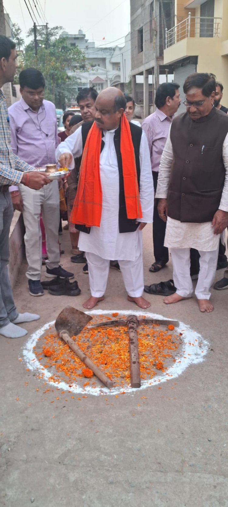 गायत्री नगर स्टील सिटी में नजर आएगी चमचमाती सड़क : पुरंदर मिश्रा