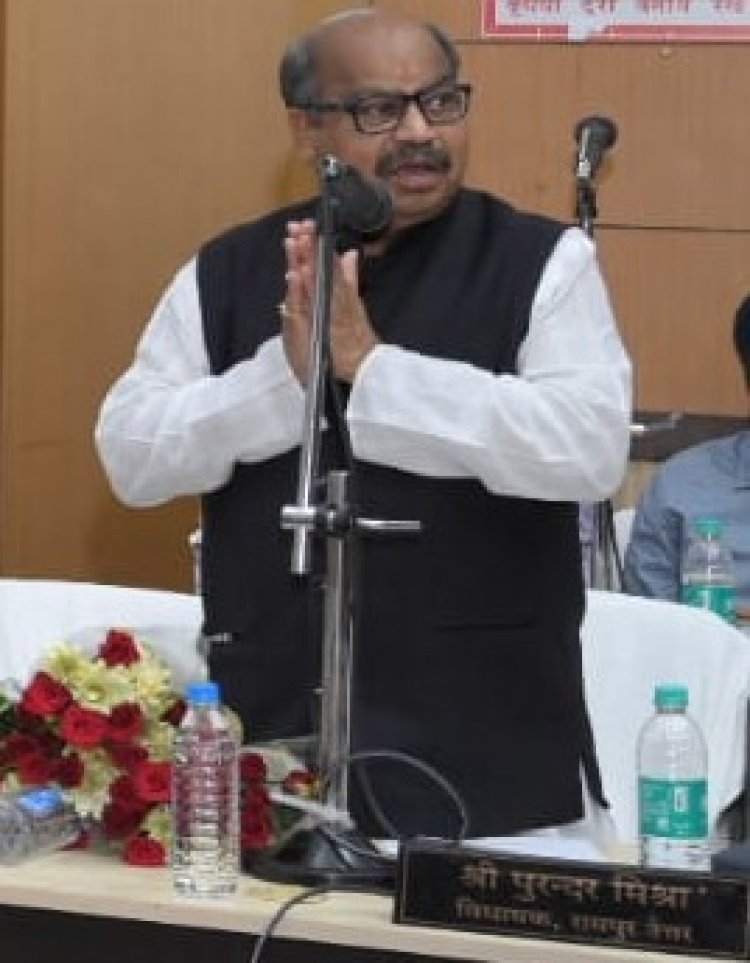 रायपुर उत्तर विधानसभा के विधायक एवं पार्टी के वरिष्ठ नेता पुरंदर मिश्रा विधायक निर्वाचित होने के पश्चात् पहली बार कल अपने कर्मभूमि फूलझर क्षेत्र में जा रहे