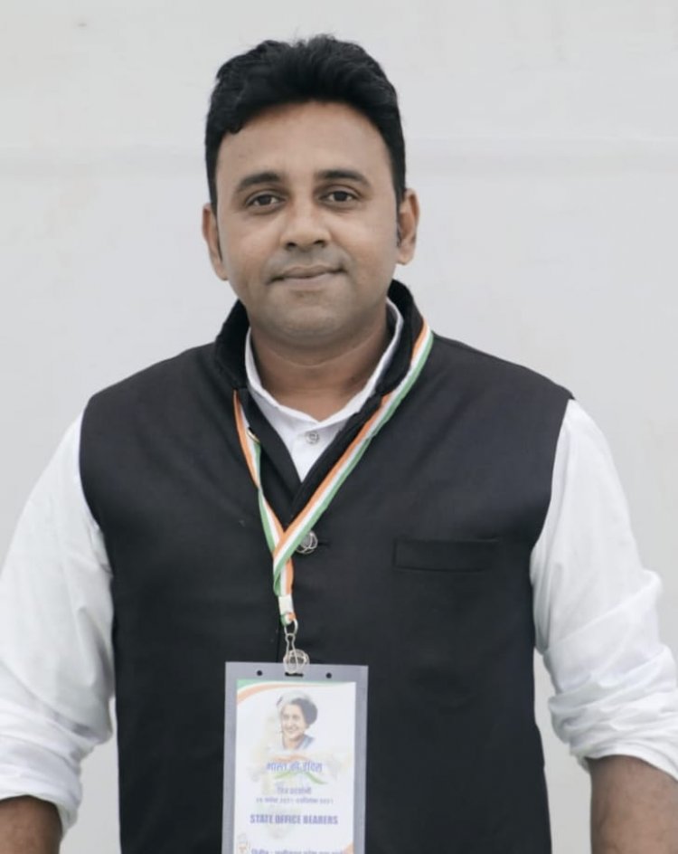जावेद खान बने लगातार तीसरी बार भारतीय युवा कांग्रेस के राष्ट्रीय प्रवक्ता भारतीय युवा कांग्रेस ने जावेद पर जताया फिर भरोसा पुनः बनाए गए युवा कांग्रेस के राष्ट्रीय प्रवक्ता