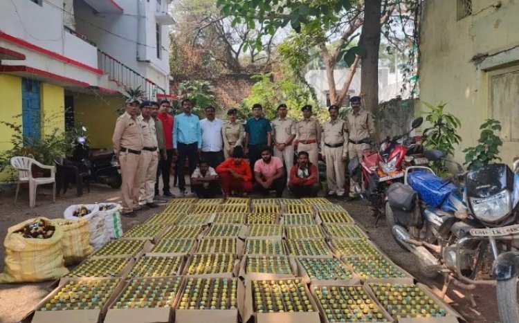 रायपुर 15 लाख का शराब, 11 लाख का वाहन जब्त