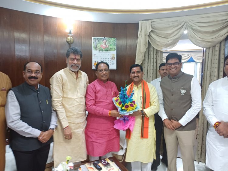 केंद्रीय मंत्रिमंडल में छत्तीसगढ़ को प्रतिनिधित्व मिलना गौरवशाली क्षण : सीएम साय बिलासपुर सांसद तोखन साहू ने ली एनडीए सरकार में केंद्रीय राज्य मंत्री पद की शपथ