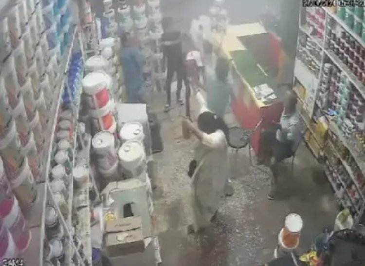 बिलासपुर दुकान संचालक और उसके माता-पिता पर चाकू, डंडे और बेसबॉल बैट से हमला