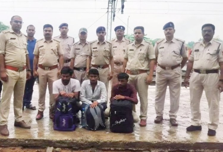 महासमुंद लाखों रुपए के अवैध शराब के साथ तीन तस्कर गिरफ्तार