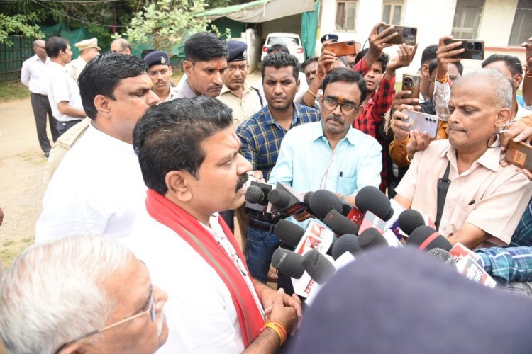 दुर्ग उप मुख्यमंत्री श्री शर्मा ने केंद्रीय जेल का किया निरीक्षण, कैदियों के बारे में ली जानकारी