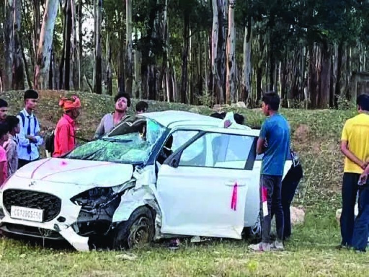 कार-बाइक में जबरदस्त भिड़ंत में पूर्व नगर पंचायत अध्यक्ष की भाभी की मौत, चार घायल