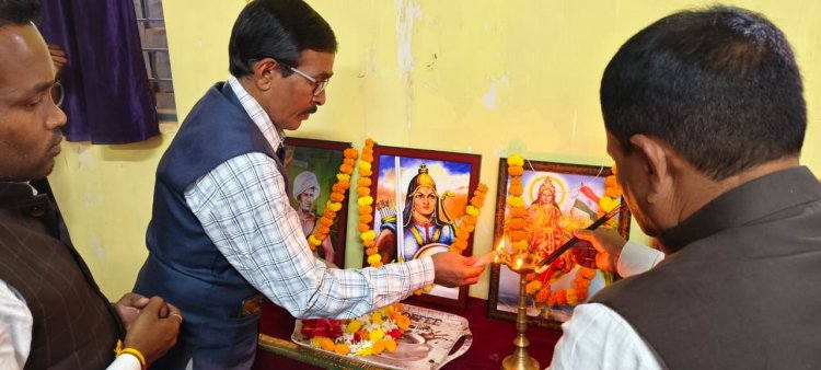 दंतेश्वरी महिला स्नातकोत्तर महाविद्यालय जगदलपुर एवं शासकीय नवीन संगीत महाविद्यालय आसना जगदलपुर के संयुक्त तत्वाधान ,में "जनजाति समाज का गौरवशाली अतीत " ऐतिहासिक ,सामाजिक ,एवं अद्यात्मिक योगदान विषय पर एक दिवसीय कार्यशाला