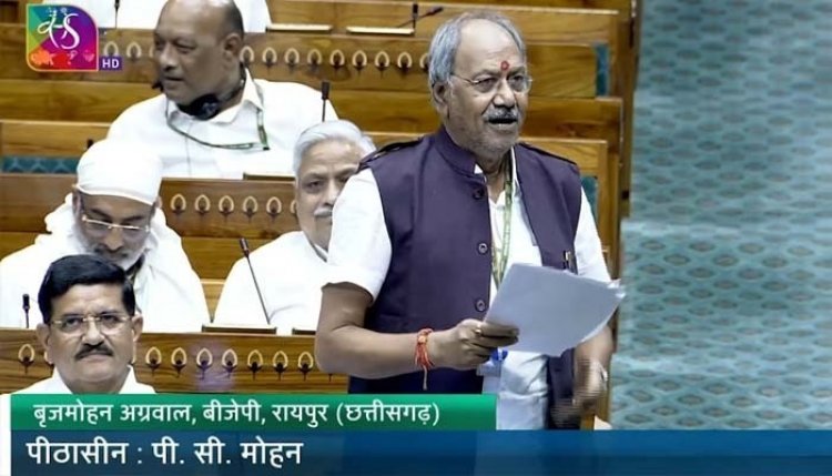 रायपुर से जल्द मिलेगी सिंगापुर और दुबई की डायरेक्ट फ्लाइट सांसद बृजमोहन के प्रयासों से रायपुर एयरपोर्ट बना इंटरनेशनल संसद में उठायी थी रायपुर एयरपोर्ट को इंटरनेशनल बनाने की मांग