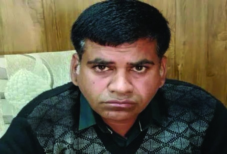 छत्तीसगढ़ राज्य इस पटवारी को 12 हजार रिश्वत लेते ACB ने रंगे हाथों पकड़ा