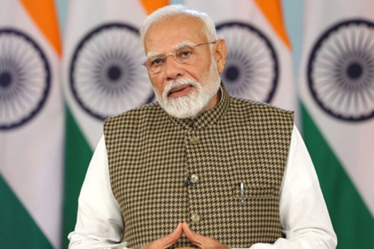 देश में धूमधाम से मनाया जा रहा ईद का त्यौहार, पीएम मोदी ने दी बधाई