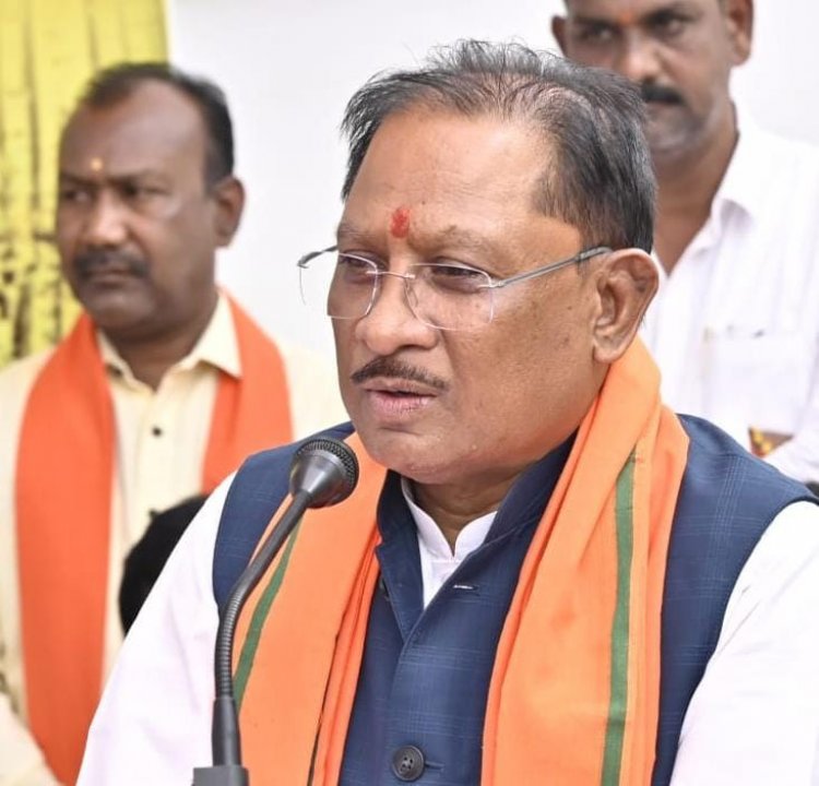 छत्तीसगढ़ सरकार का बड़ा निर्णय : व्यापारियों और आम जनता को राहत ई-वे बिल की सीमा ₹1 लाख तक बढ़ाई गई, पेट्रोल पर वैट ₹1 प्रति लीटर कम