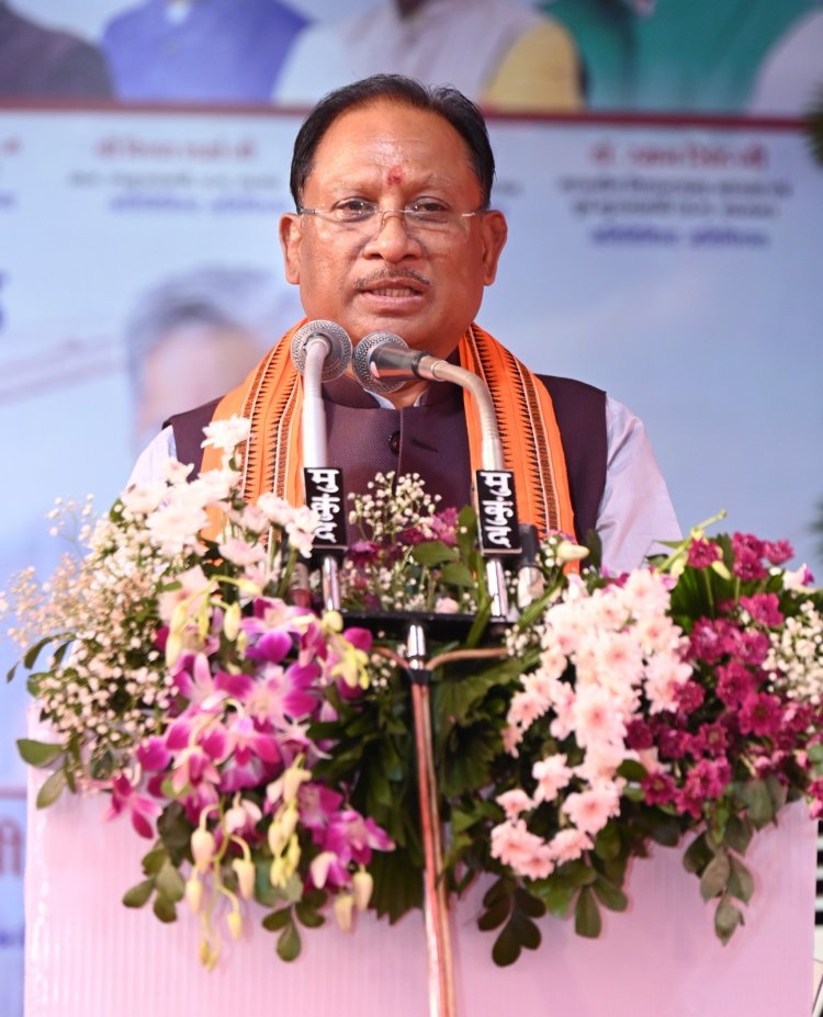 छत्तीसगढ़ में 4 नए स्मार्ट औद्योगिक पार्क स्थापित होंगे: मुख्यमंत्री श्री विष्णु देव साय ने की घोषणा    सीएसआईडीसी के अध्यक्ष श्री राजीव अग्रवाल ने किया कार्यभार ग्रहण   मुख्यमंत्री ने दी शुभकामनाएं