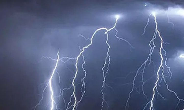 आकाशीय बिजली गिरने से दो भाई झुलसे, एक की हालत गंभीर