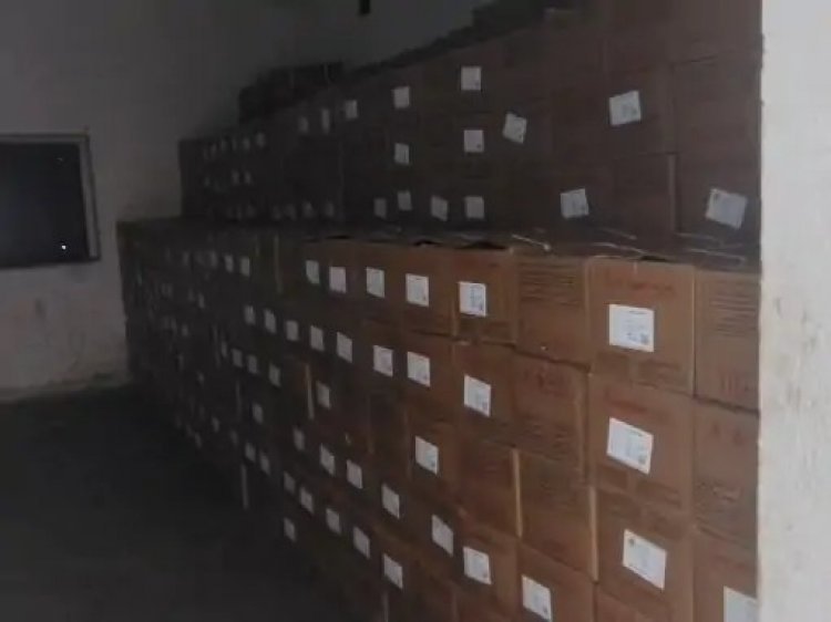 रायपुर  नक्सलियों ने लूटे 5000 किलो बारूद, वाहन चालक को भी किया किडनैप