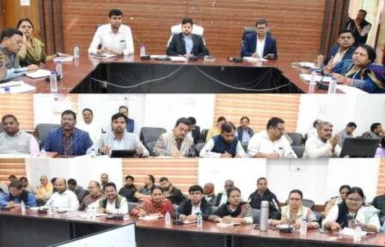 नगरीय निकायों के जनगणना जार्च अधिकारी व राजस्व अधिकारियों को दिया गया प्रशिक्षण