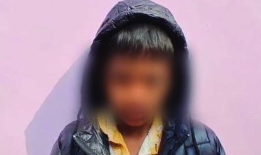 Uttar Pradesh  एटा में इंसानियत शर्मसार: HIV पीड़ित महिला की मौत के बाद अंतिम संस्कार को तरसा शव, 10 साल का बेटा देखता रहा अपनों की राह