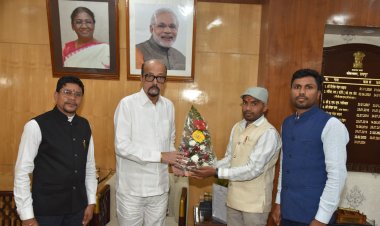 अतिथि व्याख्याताओं की सेवा शर्तों एवं व्यवस्था में सुधार हेतु राज्यपाल को सौंपा गया ज्ञापन