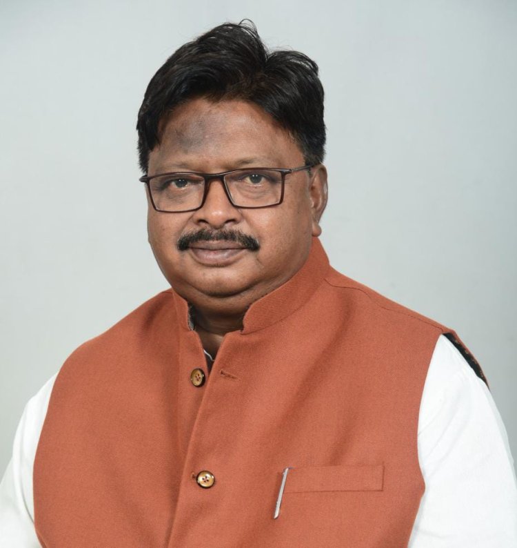 यू डी मिंज का सरकार पर हमला पर्यटन के नाम पर जल जंगल जमीन बेचने की साजिश बर्दाश्त नहींयू डी मिंज का सरकार पर हमला पर्यटन के नाम पर जल जंगल जमीन बेचने की साजिश बर्दाश्त नहीं