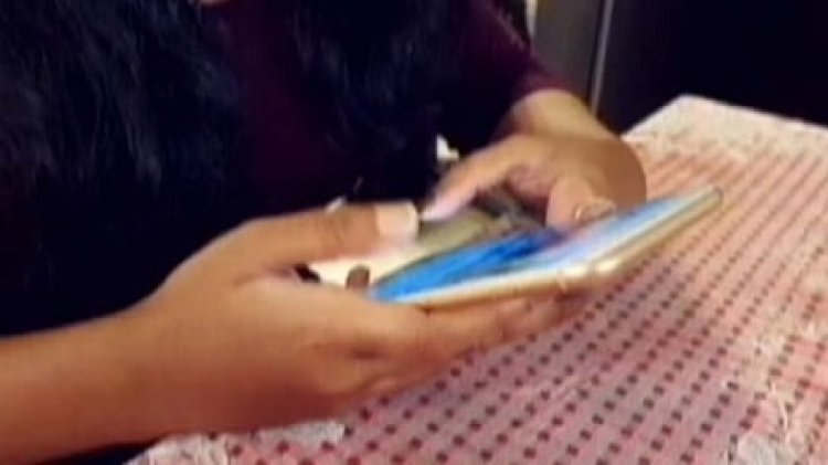 फोन कॉल को लेकर विवाद, पति ने पत्नी पर किया धारदार हथियार से हमला