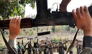 गृहमंत्री शाह के दौरे से पहले 21 इनामी नक्सलियों ने किया आत्मसमर्पण