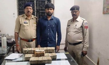 स्कूटर से बरामद हुए 75 लाख नकद