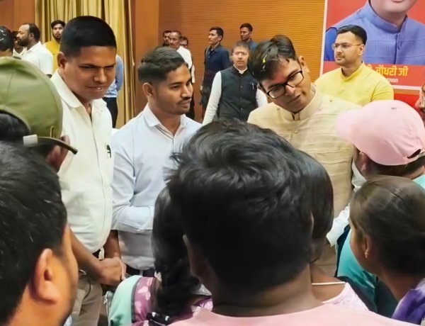 आवास मित्रों के कार्यों और शासन के हित में कार्य सम्बन्ध