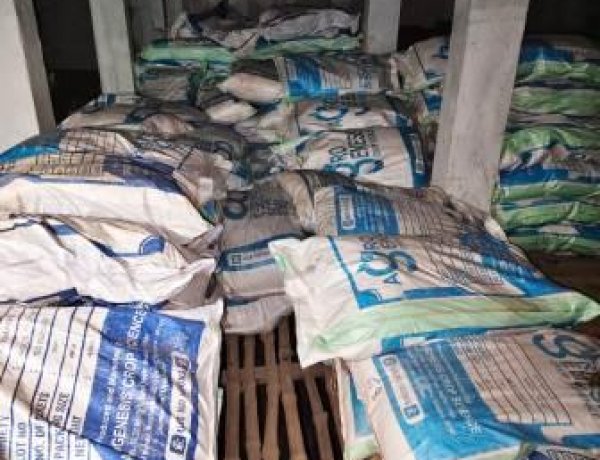 अवैध रूप से भंडारित बीज जब्त कर मां महामाया कोल्ड स्टोरेज को कारण बताओ नोटिस जारी