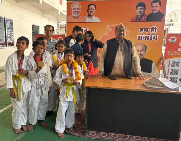 रायपुर के नन्हे कराटे सितारों की अंतरराष्ट्रीय चमक, विधायक पुरंदर मिश्रा ने बढ़ाया उत्साह