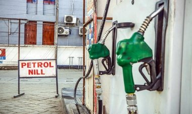 एलपीजी के बाद अब प्रीमियम पेट्रोल और इंडस्ट्रीयल डीजल के दाम भी बढ़े