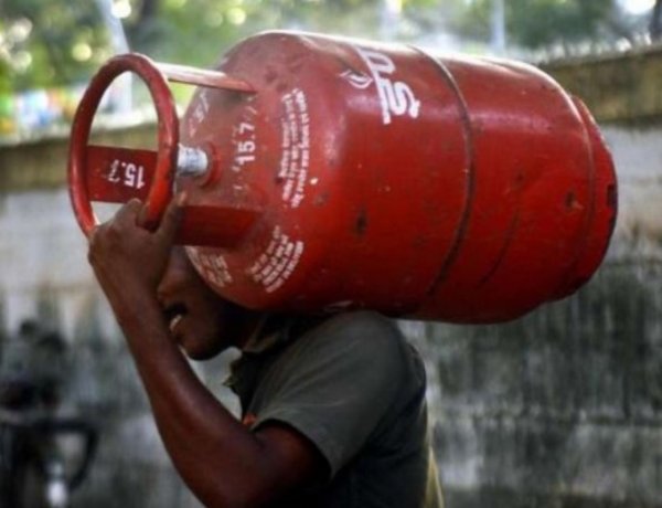 LPG उपभोक्ता तुरंत कराएं e-KYC, अन्यथा रुक सकती है गैस और सब्सिडी