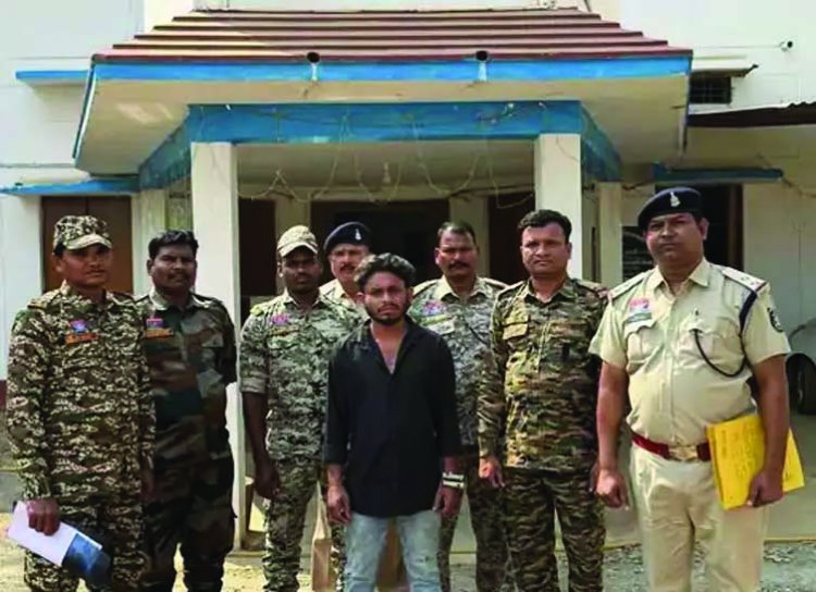 बात बंद करने पर बौखलाया युवक: युवती पर चाकू से हमला, आरोपी गिरफ्तार