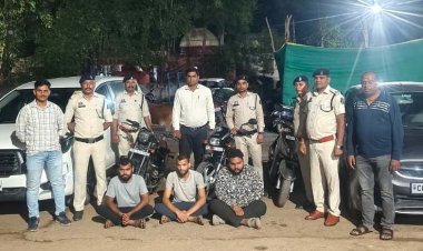 बैंक खातों को अनहोल्ड कर रकम निकालने वाले 3 आरोपी गिरफ्तार