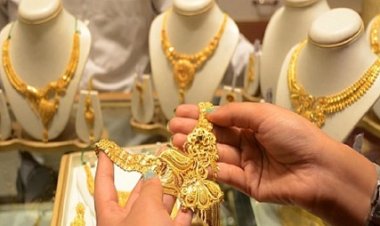 सोना-चांदी में गिरावट, मजबूत डॉलर और वैश्विक अनिश्चितता का असर