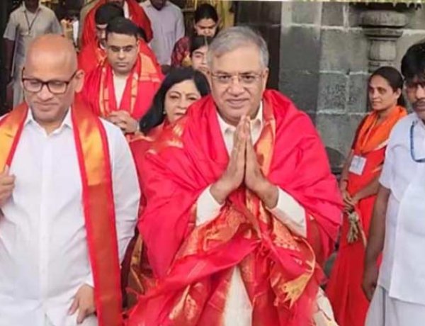 सीईसी ज्ञानेश कुमार ने परिवार के साथ भगवान श्री वेंकटेश्वर स्वामी की पूजा की