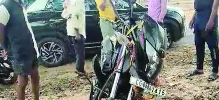 बालोद  भीषण सड़क हादसा: कार-बाइक की आमने-सामने टक्कर, तीन युवकों की मौके पर मौत