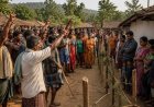 ईसाई धर्मांतरण पर भड़क गये बस्तर के ग्रामीण,ईसाई बने 26 परिवारों का गाँव वालों ने किया बहिष्कार