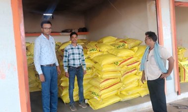 बेमेतरा में 585 बोरी उर्वरक जब्त