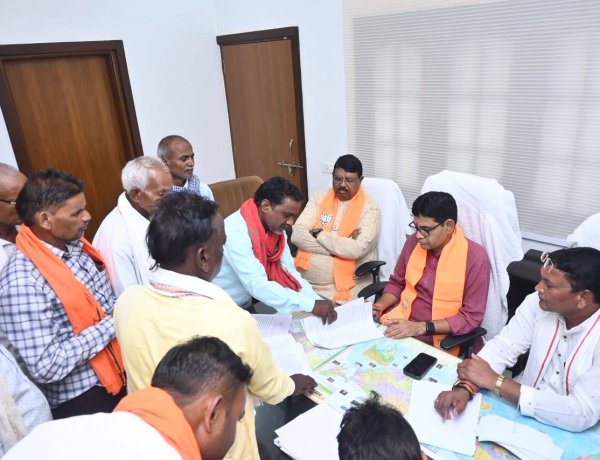 सहयोग केंद्र जनदर्शन में मंत्री टंक राम वर्मा ने सुनीं कार्यकताओं एवं आमजनों की समस्याएं, त्वरित निराकरण के दिए निर्देश